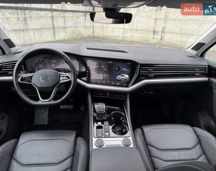 Черный Фольксваген Туарег, объемом двигателя 3 л и пробегом 105 тыс. км за 59500 $, фото 94 на Automoto.ua