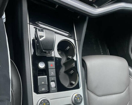 Черный Фольксваген Туарег, объемом двигателя 3 л и пробегом 70 тыс. км за 60000 $, фото 24 на Automoto.ua