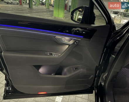 Черный Фольксваген Туарег, объемом двигателя 2.99 л и пробегом 9 тыс. км за 64000 $, фото 26 на Automoto.ua