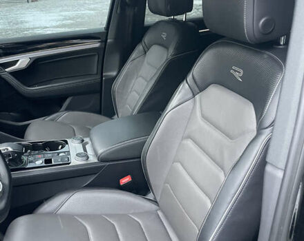 Черный Фольксваген Туарег, объемом двигателя 3 л и пробегом 70 тыс. км за 60000 $, фото 19 на Automoto.ua