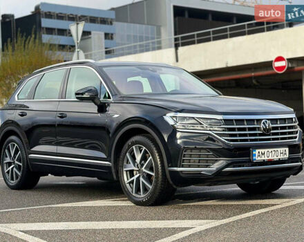 Черный Фольксваген Туарег, объемом двигателя 2.97 л и пробегом 17 тыс. км за 65000 $, фото 1 на Automoto.ua