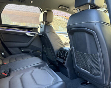 Черный Фольксваген Туарег, объемом двигателя 2.99 л и пробегом 80 тыс. км за 63000 $, фото 16 на Automoto.ua