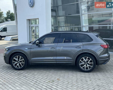 Черный Фольксваген Туарег, объемом двигателя 3 л и пробегом 70 тыс. км за 62900 $, фото 52 на Automoto.ua