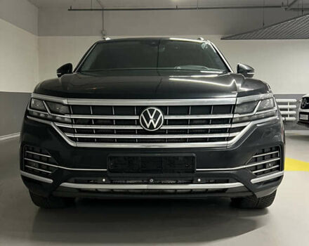 Черный Фольксваген Туарег, объемом двигателя 3 л и пробегом 118 тыс. км за 65000 $, фото 1 на Automoto.ua