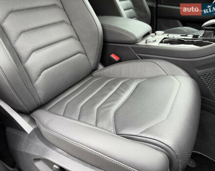 Черный Фольксваген Туарег, объемом двигателя 3 л и пробегом 105 тыс. км за 59500 $, фото 42 на Automoto.ua