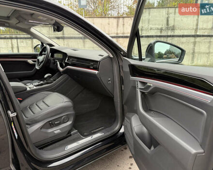 Черный Фольксваген Туарег, объемом двигателя 3 л и пробегом 105 тыс. км за 59500 $, фото 36 на Automoto.ua