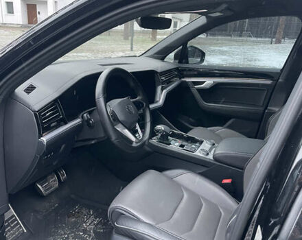 Черный Фольксваген Туарег, объемом двигателя 3 л и пробегом 70 тыс. км за 60000 $, фото 18 на Automoto.ua