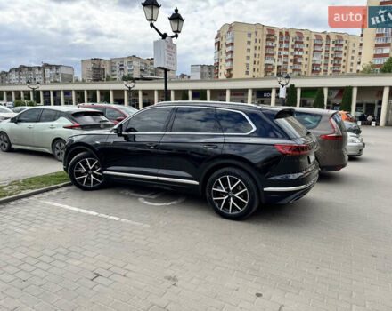 Черный Фольксваген Туарег, объемом двигателя 3 л и пробегом 115 тыс. км за 67000 $, фото 1 на Automoto.ua