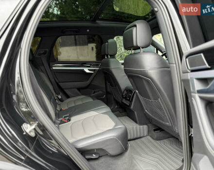 Чорний Фольксваген Туарег, об'ємом двигуна 3 л та пробігом 143 тис. км за 57900 $, фото 104 на Automoto.ua