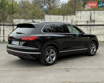 Черный Фольксваген Туарег, объемом двигателя 3 л и пробегом 105 тыс. км за 59500 $, фото 28 на Automoto.ua