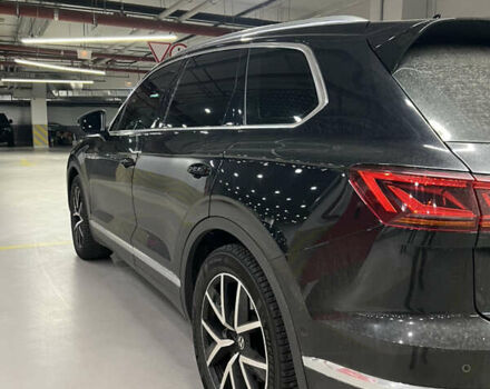 Черный Фольксваген Туарег, объемом двигателя 3 л и пробегом 75 тыс. км за 66500 $, фото 3 на Automoto.ua