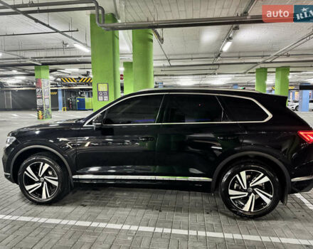 Черный Фольксваген Туарег, объемом двигателя 2.99 л и пробегом 9 тыс. км за 64000 $, фото 16 на Automoto.ua