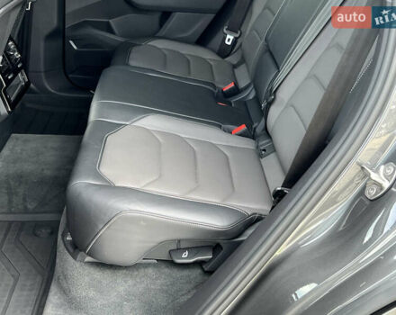 Черный Фольксваген Туарег, объемом двигателя 3 л и пробегом 70 тыс. км за 62900 $, фото 19 на Automoto.ua