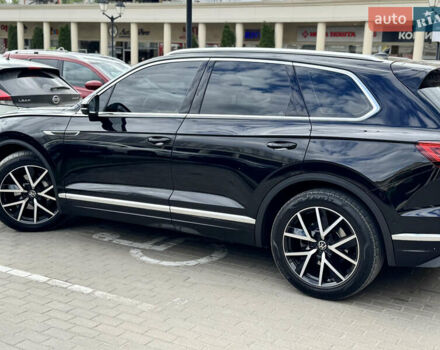 Черный Фольксваген Туарег, объемом двигателя 3 л и пробегом 115 тыс. км за 67000 $, фото 2 на Automoto.ua