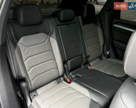 Чорний Фольксваген Туарег, об'ємом двигуна 3 л та пробігом 143 тис. км за 57900 $, фото 105 на Automoto.ua