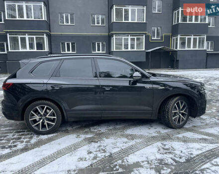 Черный Фольксваген Туарег, объемом двигателя 3 л и пробегом 70 тыс. км за 60000 $, фото 2 на Automoto.ua