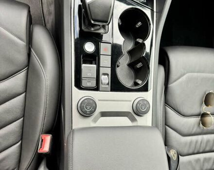 Черный Фольксваген Туарег, объемом двигателя 3 л и пробегом 115 тыс. км за 67000 $, фото 12 на Automoto.ua