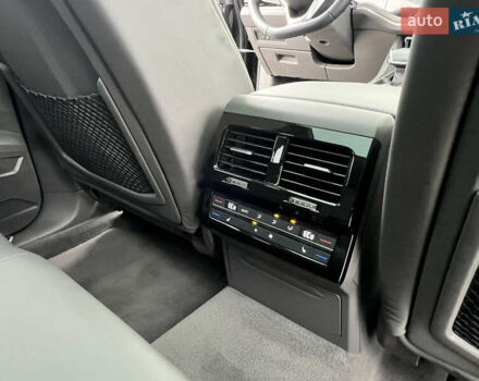 Черный Фольксваген Туарег, объемом двигателя 2.97 л и пробегом 39 тыс. км за 62500 $, фото 26 на Automoto.ua