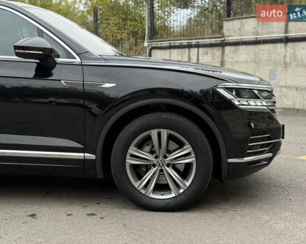 Черный Фольксваген Туарег, объемом двигателя 3 л и пробегом 105 тыс. км за 59500 $, фото 32 на Automoto.ua