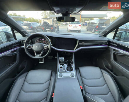 Черный Фольксваген Туарег, объемом двигателя 3 л и пробегом 80 тыс. км за 64900 $, фото 10 на Automoto.ua