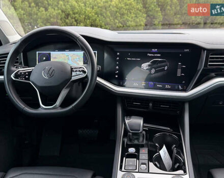 Черный Фольксваген Туарег, объемом двигателя 2.97 л и пробегом 17 тыс. км за 65000 $, фото 15 на Automoto.ua