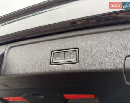 Черный Фольксваген Туарег, объемом двигателя 3 л и пробегом 105 тыс. км за 59500 $, фото 64 на Automoto.ua