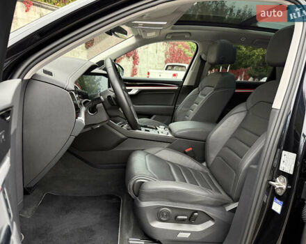 Черный Фольксваген Туарег, объемом двигателя 3 л и пробегом 105 тыс. км за 59500 $, фото 76 на Automoto.ua