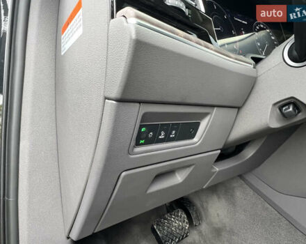 Черный Фольксваген Туарег, объемом двигателя 2.97 л и пробегом 39 тыс. км за 62500 $, фото 18 на Automoto.ua