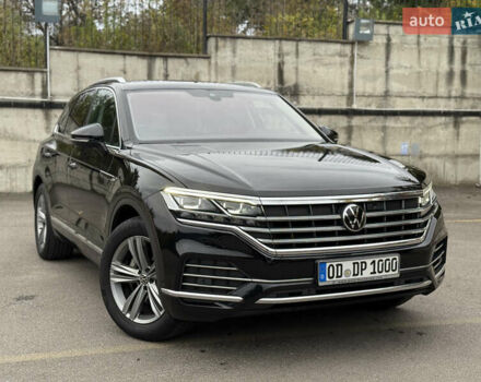 Черный Фольксваген Туарег, объемом двигателя 3 л и пробегом 105 тыс. км за 59500 $, фото 4 на Automoto.ua