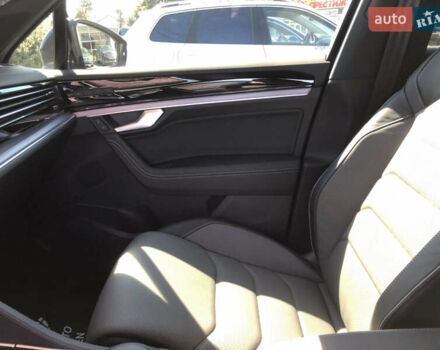 Черный Фольксваген Туарег, объемом двигателя 3 л и пробегом 2 тыс. км за 86000 $, фото 8 на Automoto.ua