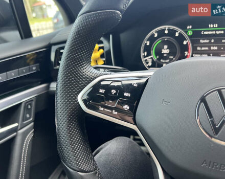 Черный Фольксваген Туарег, объемом двигателя 3 л и пробегом 70 тыс. км за 62900 $, фото 29 на Automoto.ua