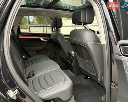 Черный Фольксваген Туарег, объемом двигателя 3 л и пробегом 105 тыс. км за 59500 $, фото 57 на Automoto.ua