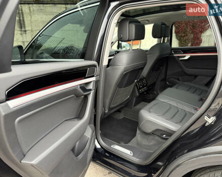 Черный Фольксваген Туарег, объемом двигателя 3 л и пробегом 105 тыс. км за 59500 $, фото 67 на Automoto.ua