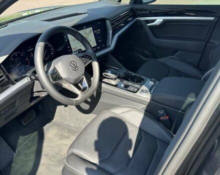 Черный Фольксваген Туарег, объемом двигателя 2.97 л и пробегом 2 тыс. км за 73000 $, фото 21 на Automoto.ua