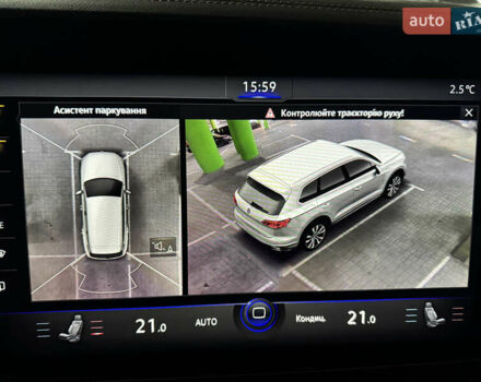 Черный Фольксваген Туарег, объемом двигателя 2.99 л и пробегом 9 тыс. км за 64000 $, фото 57 на Automoto.ua