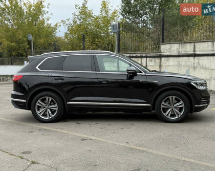 Черный Фольксваген Туарег, объемом двигателя 3 л и пробегом 105 тыс. км за 59500 $, фото 30 на Automoto.ua