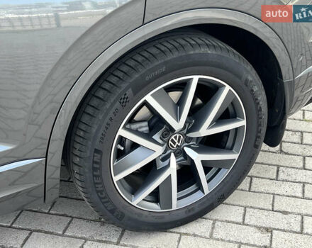 Черный Фольксваген Туарег, объемом двигателя 3 л и пробегом 70 тыс. км за 62900 $, фото 53 на Automoto.ua