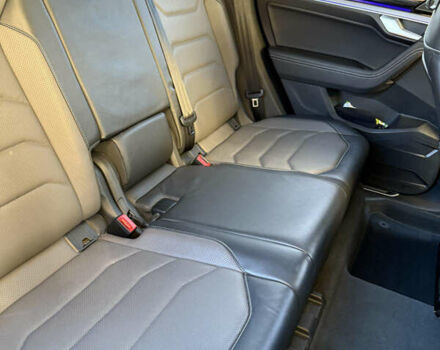 Черный Фольксваген Туарег, объемом двигателя 2.99 л и пробегом 80 тыс. км за 63000 $, фото 15 на Automoto.ua