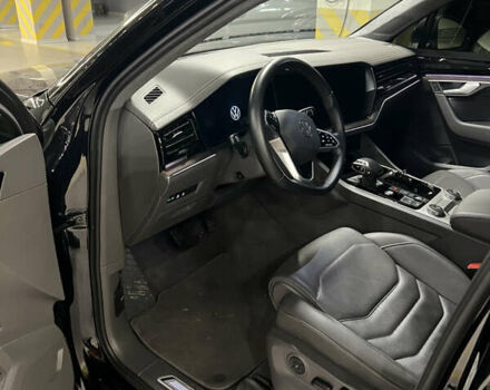 Черный Фольксваген Туарег, объемом двигателя 3 л и пробегом 75 тыс. км за 66500 $, фото 7 на Automoto.ua