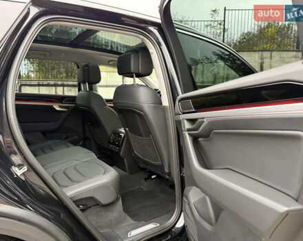 Черный Фольксваген Туарег, объемом двигателя 3 л и пробегом 105 тыс. км за 59500 $, фото 60 на Automoto.ua