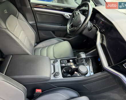 Черный Фольксваген Туарег, объемом двигателя 2.99 л и пробегом 112 тыс. км за 55000 $, фото 4 на Automoto.ua