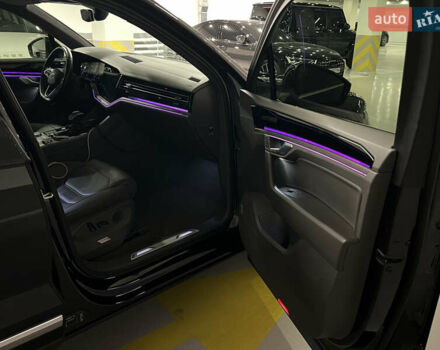 Черный Фольксваген Туарег, объемом двигателя 3 л и пробегом 118 тыс. км за 65000 $, фото 13 на Automoto.ua