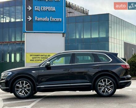 Черный Фольксваген Туарег, объемом двигателя 2.97 л и пробегом 17 тыс. км за 65000 $, фото 3 на Automoto.ua