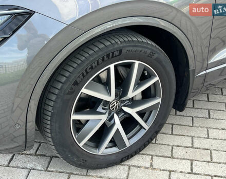 Черный Фольксваген Туарег, объемом двигателя 3 л и пробегом 70 тыс. км за 62900 $, фото 12 на Automoto.ua