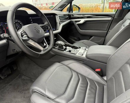 Чорний Фольксваген Туарег, об'ємом двигуна 3 л та пробігом 137 тис. км за 58000 $, фото 41 на Automoto.ua