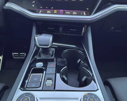 Черный Фольксваген Туарег, объемом двигателя 3 л и пробегом 80 тыс. км за 64900 $, фото 31 на Automoto.ua