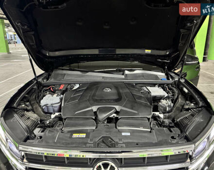 Черный Фольксваген Туарег, объемом двигателя 2.99 л и пробегом 9 тыс. км за 64000 $, фото 7 на Automoto.ua