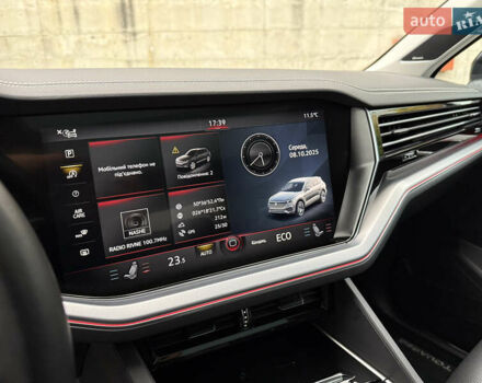 Черный Фольксваген Туарег, объемом двигателя 3 л и пробегом 105 тыс. км за 59500 $, фото 84 на Automoto.ua