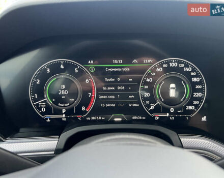 Черный Фольксваген Туарег, объемом двигателя 3 л и пробегом 70 тыс. км за 62900 $, фото 47 на Automoto.ua