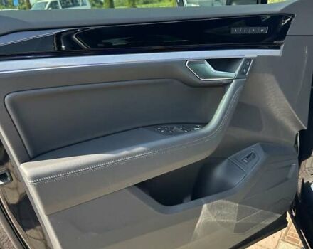 Черный Фольксваген Туарег, объемом двигателя 2.97 л и пробегом 2 тыс. км за 73000 $, фото 28 на Automoto.ua